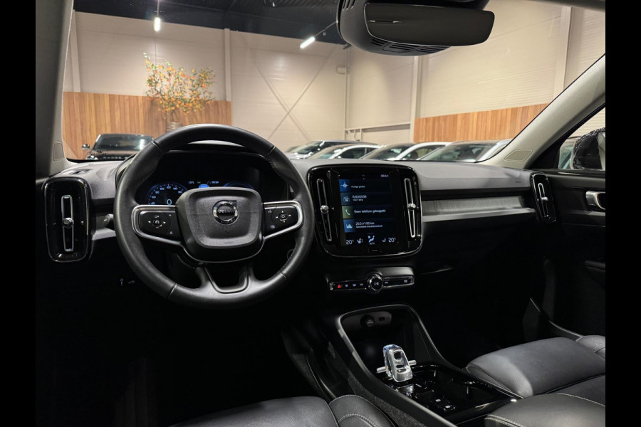 Volvo XC40 1.5 T4 211PK Recharge Plug-In, Navi, Camera, Leder, Voll Led, Trekhaak, 19" Velgen, Adaptief Cruise, Stoel Verwarming