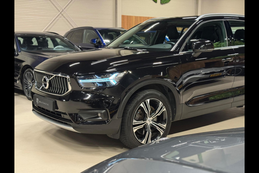 Volvo XC40 1.5 T4 211PK Recharge Plug-In, Navi, Camera, Leder, Voll Led, Trekhaak, 19" Velgen, Adaptief Cruise, Stoel Verwarming