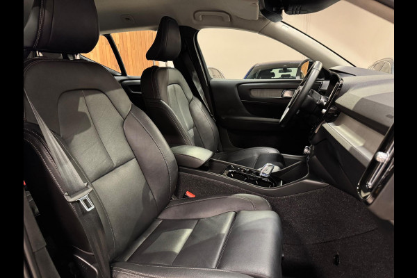 Volvo XC40 1.5 T4 211PK Recharge Plug-In, Navi, Camera, Leder, Voll Led, Trekhaak, 19" Velgen, Adaptief Cruise, Stoel Verwarming