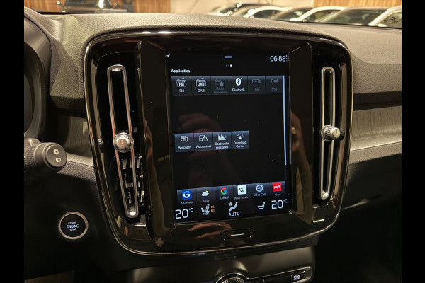 Volvo XC40 1.5 T4 211PK Recharge Plug-In, Navi, Camera, Leder, Voll Led, Trekhaak, 19" Velgen, Adaptief Cruise, Stoel Verwarming