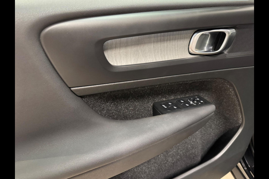 Volvo XC40 1.5 T4 211PK Recharge Plug-In, Navi, Camera, Leder, Voll Led, Trekhaak, 19" Velgen, Adaptief Cruise, Stoel Verwarming
