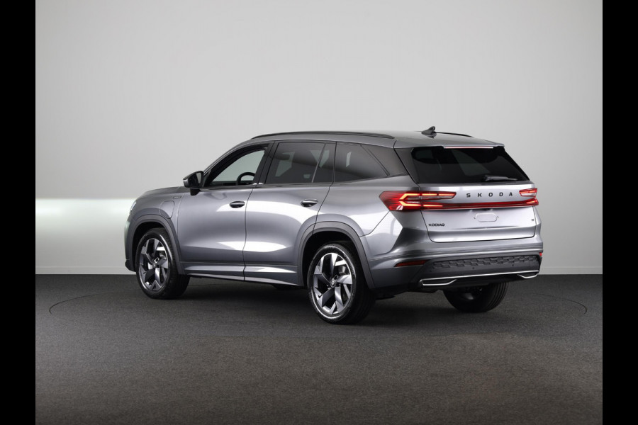 Škoda Kodiaq 1.5 TSI PHEV Sportline Business 204pk | Trekhaak | Panoramadak | Winter pakket |  Blind Spot | Adaptive Cruise | Stoelverwarming | Camera | Light & View