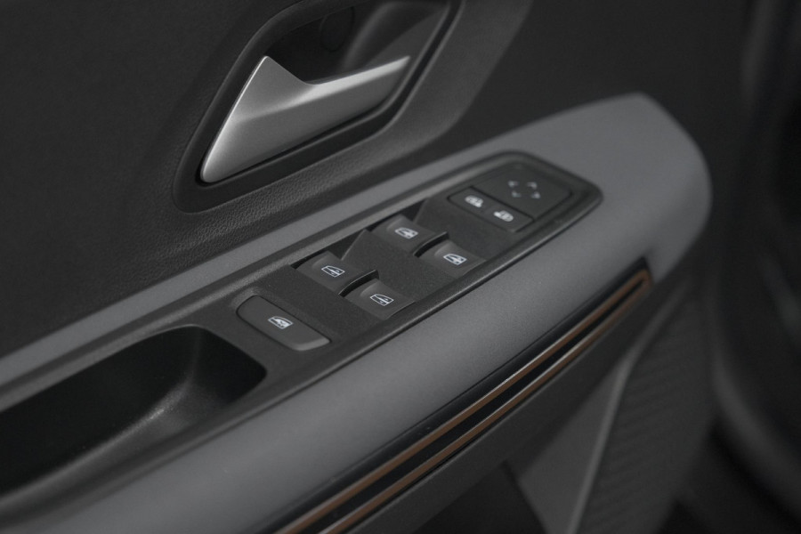 Dacia Jogger TCe 110 Extreme | 7 Zitplaatsen | Camera | Dodehoekdetectie | Stoelverwarming | Apple Carplay