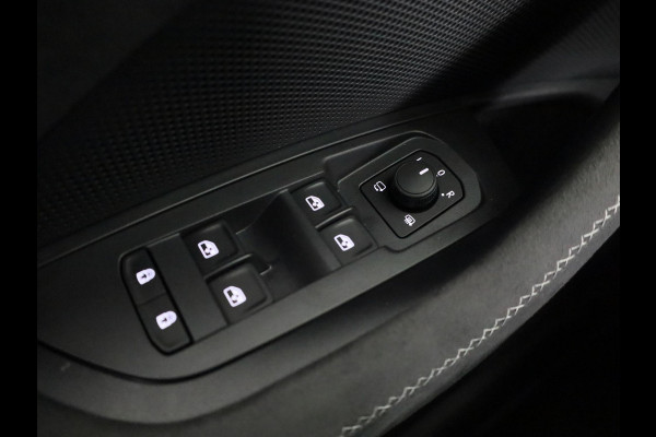 Škoda Kodiaq 1.5 TSI PHEV Sportline Business 204pk | Trekhaak | Panoramadak | Light & View pakket