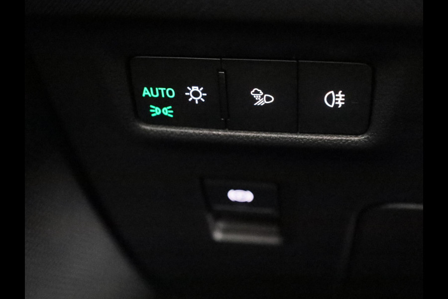 Škoda Kodiaq 1.5 TSI PHEV Sportline Business 204pk | Trekhaak | Panoramadak | Light & View pakket