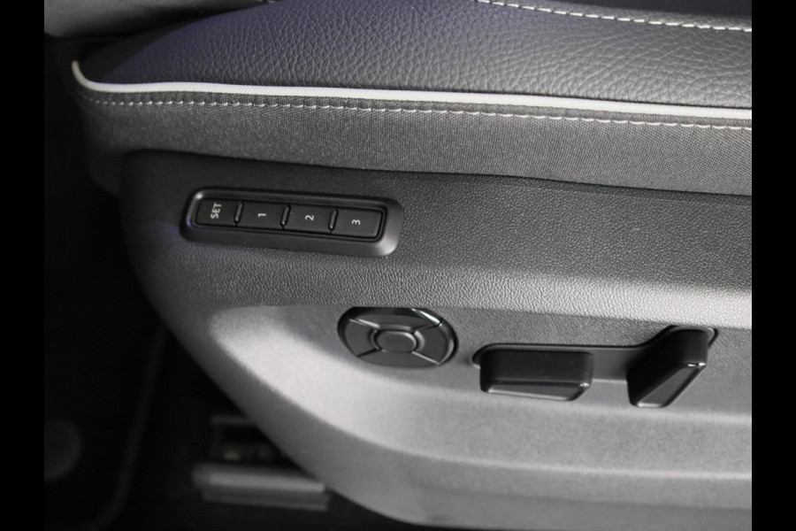 Škoda Kodiaq 1.5 TSI PHEV Sportline Business 204pk | Trekhaak | Winterpakket | Panoramadak | Light & View pakket