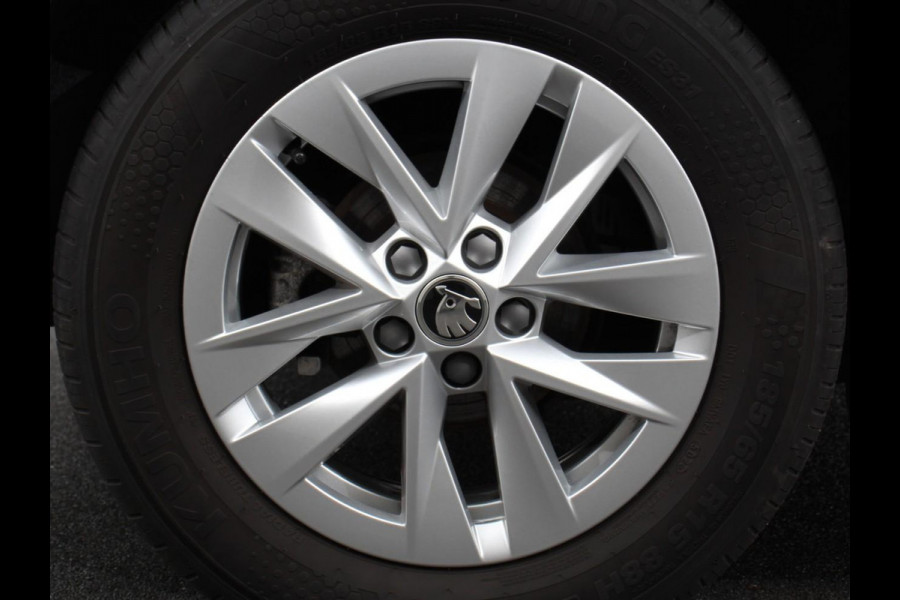 Škoda Fabia 1.0 TSI 110pk Automaat Selection Climate control | Adaptieve cruise control | Lane assist | Parkeersensoren achter | Stuurverwarming | Stoel verwarming | Apple Carplay/ Android Auto