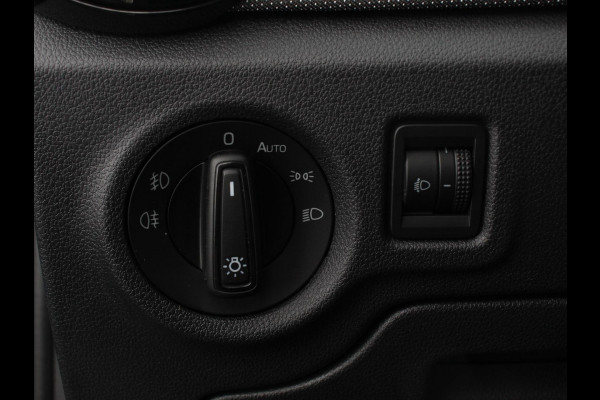 Škoda Fabia 1.0 TSI 110pk Automaat Selection Climate control | Adaptieve cruise control | Lane assist | Parkeersensoren achter | Stuurverwarming | Stoel verwarming | Apple Carplay/ Android Auto