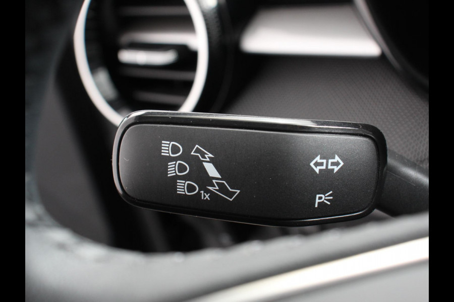 Škoda Fabia 1.0 TSI 110pk Automaat Selection Climate control | Adaptieve cruise control | Lane assist | Parkeersensoren achter | Stuurverwarming | Stoel verwarming | Apple Carplay/ Android Auto