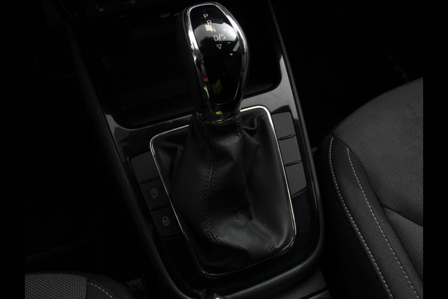 Škoda Fabia 1.0 TSI 110pk Automaat Selection Climate control | Adaptieve cruise control | Lane assist | Parkeersensoren achter | Stuurverwarming | Stoel verwarming | Apple Carplay/ Android Auto