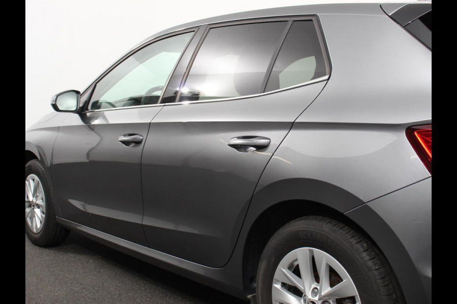 Škoda Fabia 1.0 TSI 110pk Automaat Selection Climate control | Adaptieve cruise control | Lane assist | Parkeersensoren achter | Stuurverwarming | Stoel verwarming | Apple Carplay/ Android Auto