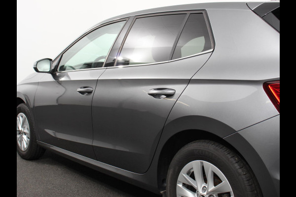 Škoda Fabia 1.0 TSI 110pk Automaat Selection Climate control | Adaptieve cruise control | Lane assist | Parkeersensoren achter | Stuurverwarming | Stoel verwarming | Apple Carplay/ Android Auto