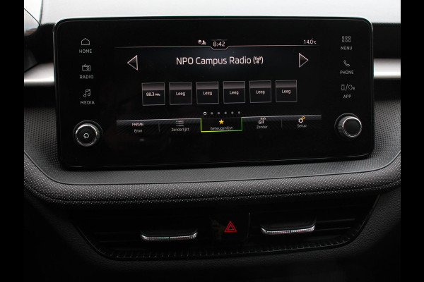 Škoda Fabia 1.0 TSI 110pk Automaat Selection Climate control | Adaptieve cruise control | Lane assist | Parkeersensoren achter | Stuurverwarming | Stoel verwarming | Apple Carplay/ Android Auto