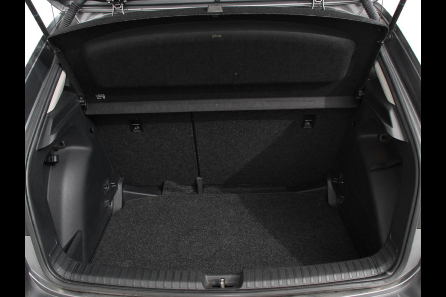 Škoda Fabia 1.0 TSI 110pk Automaat Selection Climate control | Adaptieve cruise control | Lane assist | Parkeersensoren achter | Stuurverwarming | Stoel verwarming | Apple Carplay/ Android Auto