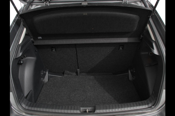 Škoda Fabia 1.0 TSI 110pk Automaat Selection Climate control | Adaptieve cruise control | Lane assist | Parkeersensoren achter | Stuurverwarming | Stoel verwarming | Apple Carplay/ Android Auto