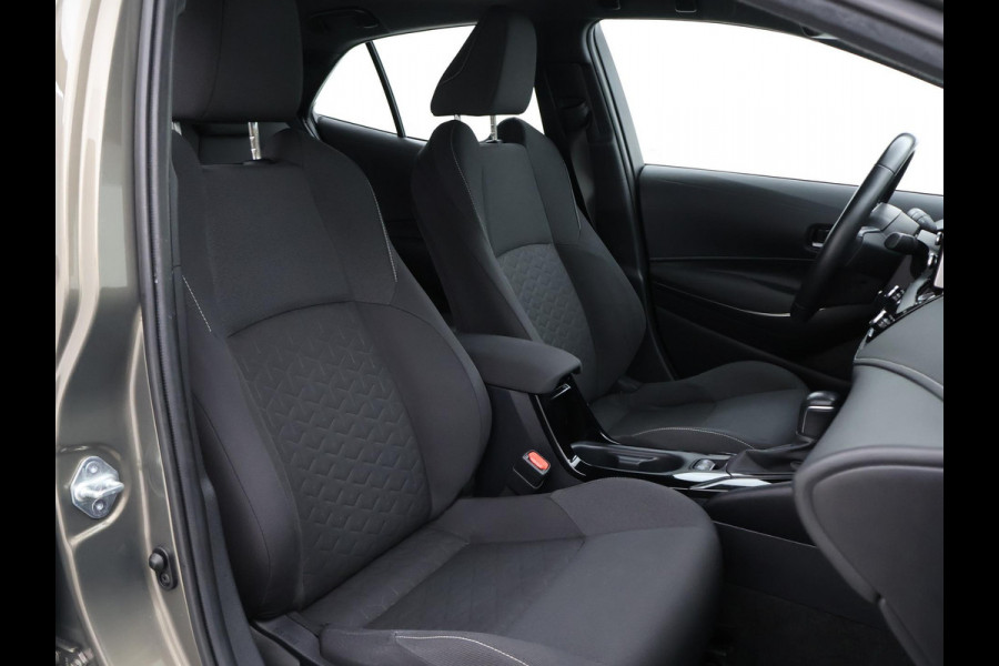 Toyota Corolla 1.8 HYBRID FIRST EDITION *BTW* + ADAPTIVE CRUISE / 17 INCH / LED / NAVIGATIE