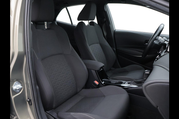 Toyota Corolla 1.8 HYBRID FIRST EDITION *BTW* + ADAPTIVE CRUISE / 17 INCH / LED / NAVIGATIE