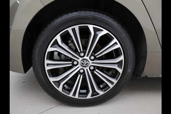 Toyota Corolla 1.8 HYBRID FIRST EDITION *BTW* + ADAPTIVE CRUISE / 17 INCH / LED / NAVIGATIE