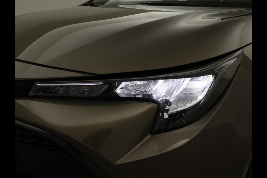 Toyota Corolla 1.8 HYBRID FIRST EDITION *BTW* + ADAPTIVE CRUISE / 17 INCH / LED / NAVIGATIE