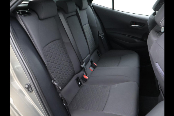 Toyota Corolla 1.8 HYBRID FIRST EDITION *BTW* + ADAPTIVE CRUISE / 17 INCH / LED / NAVIGATIE