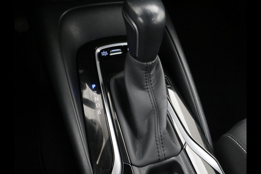 Toyota Corolla 1.8 HYBRID FIRST EDITION *BTW* + ADAPTIVE CRUISE / 17 INCH / LED / NAVIGATIE