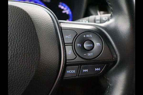 Toyota Corolla 1.8 HYBRID FIRST EDITION *BTW* + ADAPTIVE CRUISE / 17 INCH / LED / NAVIGATIE