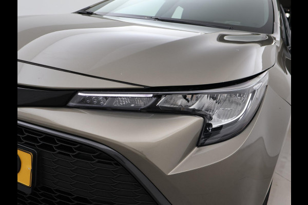 Toyota Corolla 1.8 HYBRID FIRST EDITION *BTW* + ADAPTIVE CRUISE / 17 INCH / LED / NAVIGATIE