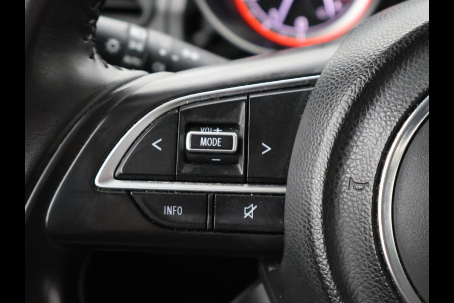 Suzuki Swift 1.2 COMFORT SMART HYBRID + ADAPTIVE CRUISE / LED / AIRCO