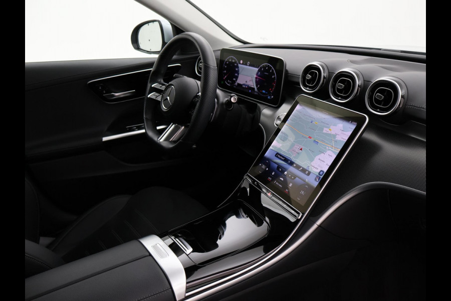 Mercedes-Benz C-Klasse 180 AMG LINE SEDAN + SFEERVERLICHTING | CAMERA | STOELVERW.