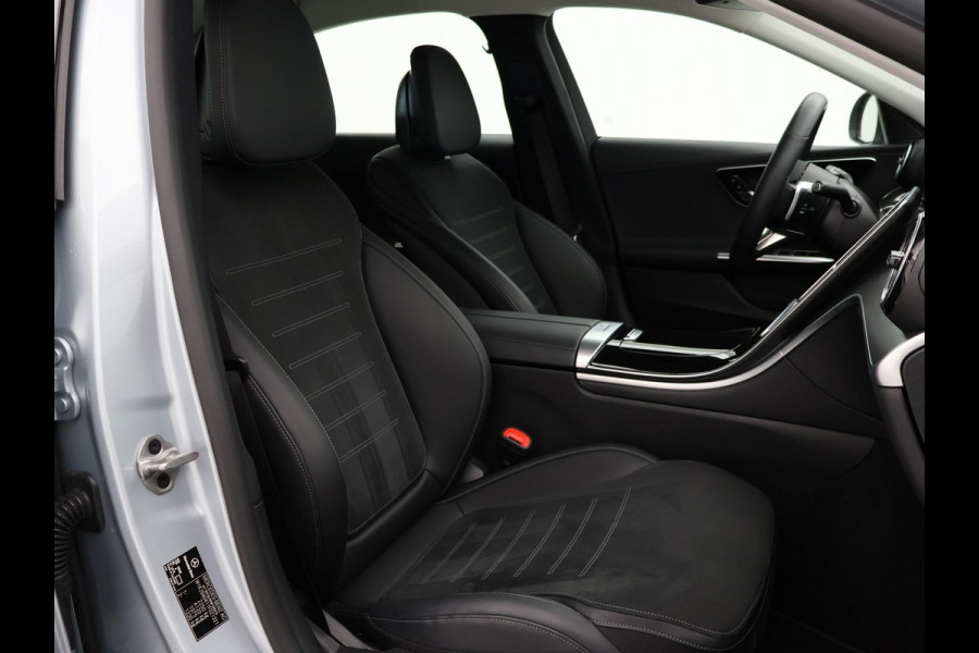 Mercedes-Benz C-Klasse 180 AMG LINE SEDAN + SFEERVERLICHTING | CAMERA | STOELVERW.