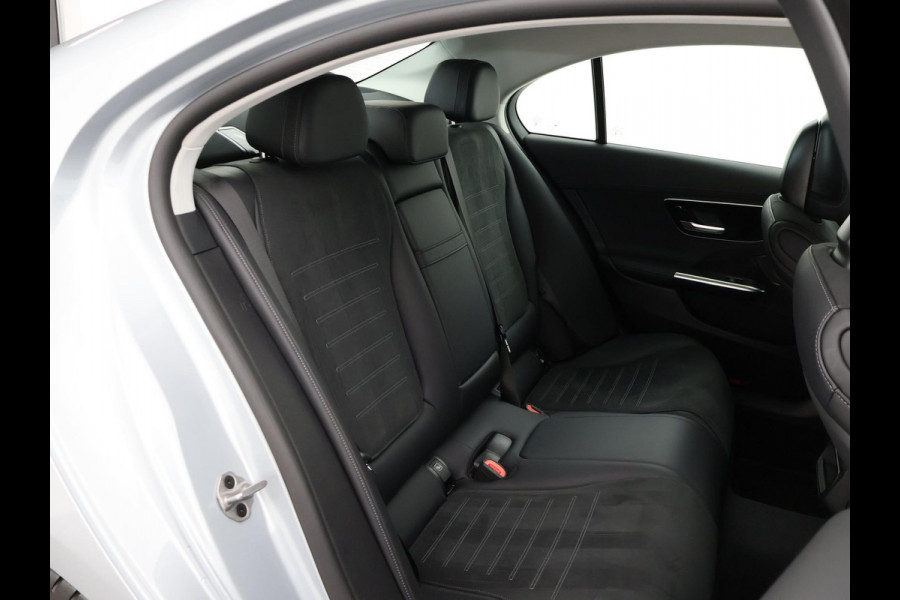 Mercedes-Benz C-Klasse 180 AMG LINE SEDAN + SFEERVERLICHTING | CAMERA | STOELVERW.