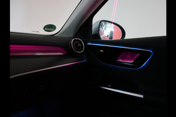 Mercedes-Benz C-Klasse 180 AMG LINE SEDAN + SFEERVERLICHTING | CAMERA | STOELVERW.
