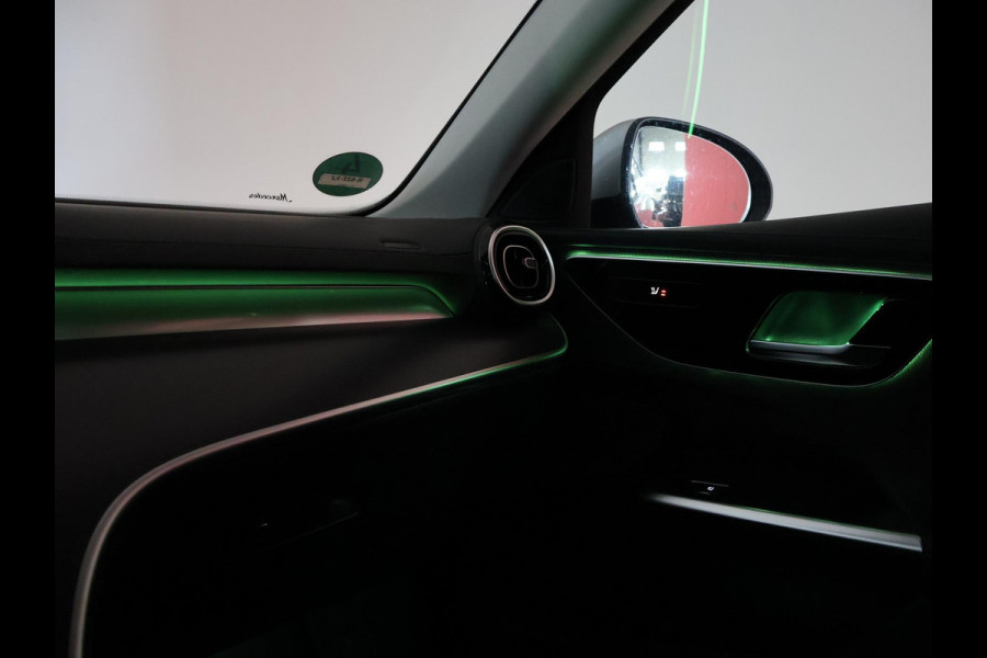 Mercedes-Benz C-Klasse 180 AMG LINE SEDAN + SFEERVERLICHTING | CAMERA | STOELVERW.