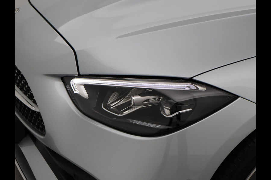 Mercedes-Benz C-Klasse 180 AMG LINE SEDAN + SFEERVERLICHTING | CAMERA | STOELVERW.