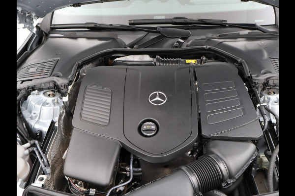 Mercedes-Benz C-Klasse 180 AMG LINE SEDAN + SFEERVERLICHTING | CAMERA | STOELVERW.