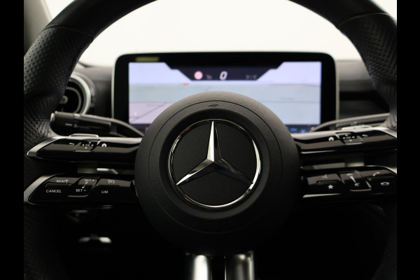 Mercedes-Benz C-Klasse 180 AMG LINE SEDAN + SFEERVERLICHTING | CAMERA | STOELVERW.