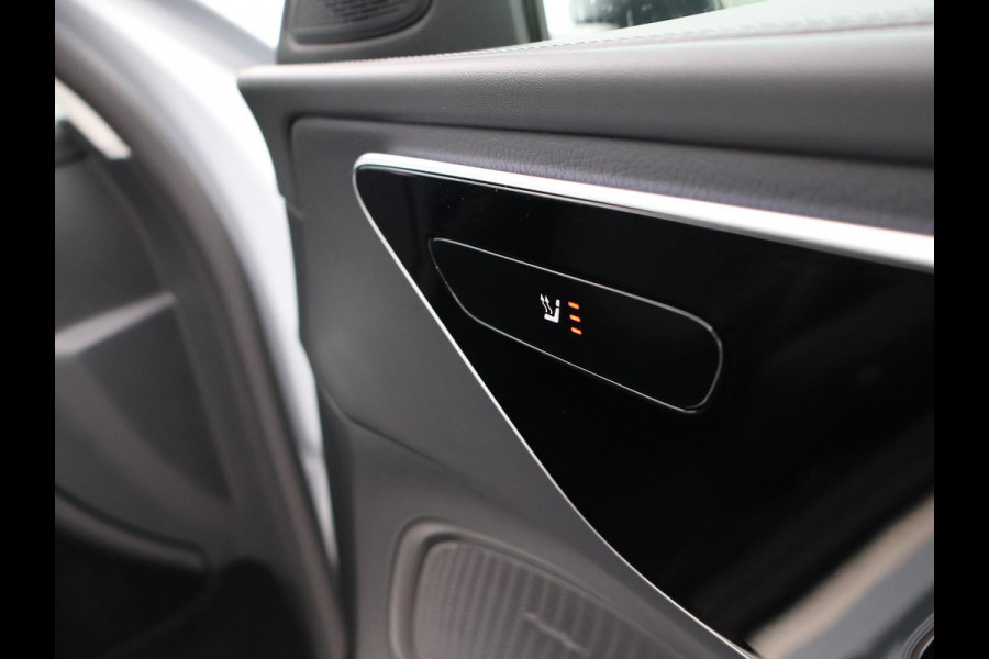 Mercedes-Benz C-Klasse 180 AMG LINE SEDAN + SFEERVERLICHTING | CAMERA | STOELVERW.