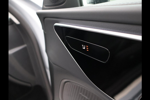 Mercedes-Benz C-Klasse 180 AMG LINE SEDAN + SFEERVERLICHTING | CAMERA | STOELVERW.