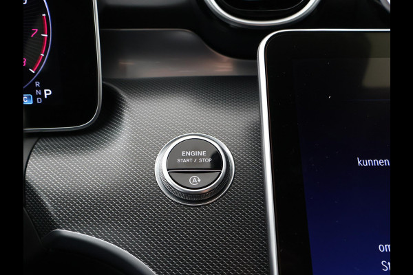 Mercedes-Benz C-Klasse 180 AMG LINE SEDAN + SFEERVERLICHTING | CAMERA | STOELVERW.