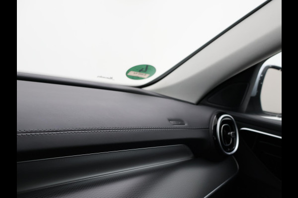 Mercedes-Benz C-Klasse 180 AMG LINE SEDAN + SFEERVERLICHTING | CAMERA | STOELVERW.