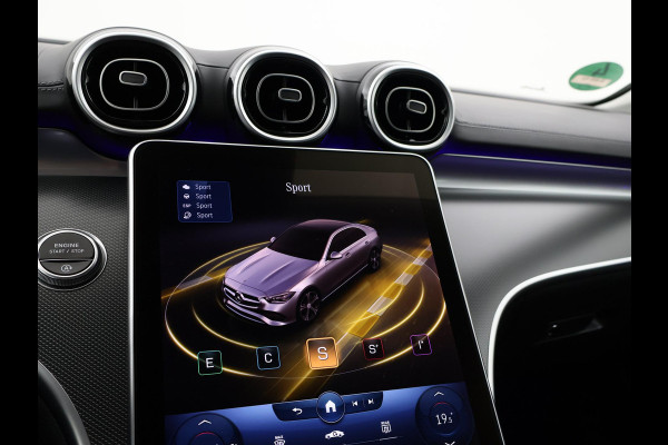 Mercedes-Benz C-Klasse 180 AMG LINE SEDAN + SFEERVERLICHTING | CAMERA | STOELVERW.