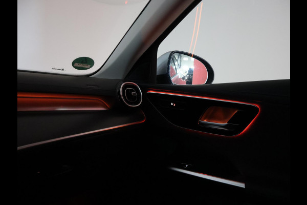 Mercedes-Benz C-Klasse 180 AMG LINE SEDAN + SFEERVERLICHTING | CAMERA | STOELVERW.