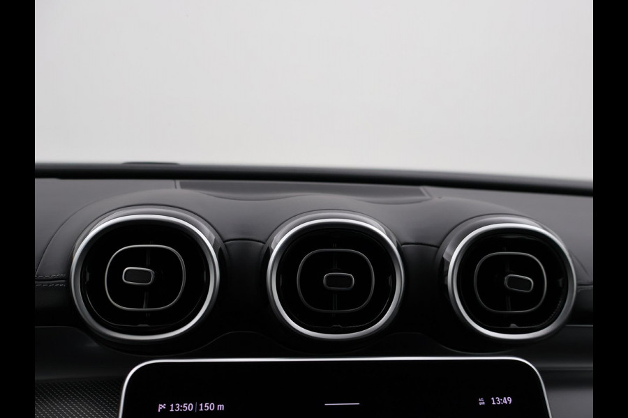 Mercedes-Benz C-Klasse 180 AMG LINE SEDAN + SFEERVERLICHTING | CAMERA | STOELVERW.