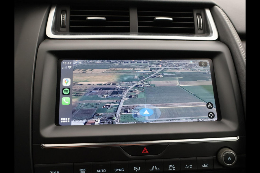 Jaguar E-Pace 2.0 TURBO P250 AWD R-DYNAMIC SE + PANORAMA / LEDER / CAMERA