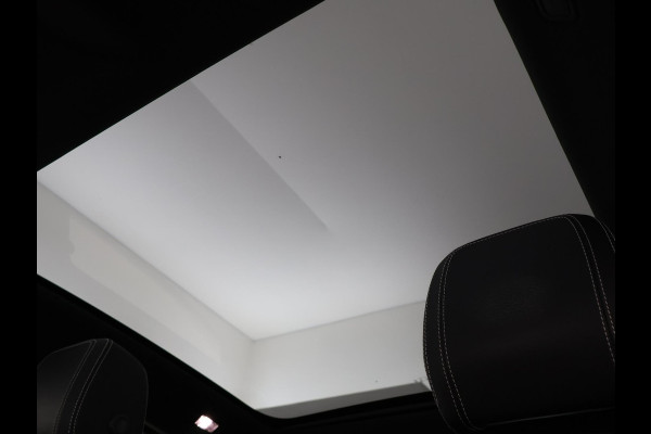 Jaguar E-Pace 2.0 TURBO P250 AWD R-DYNAMIC SE + PANORAMA / LEDER / CAMERA