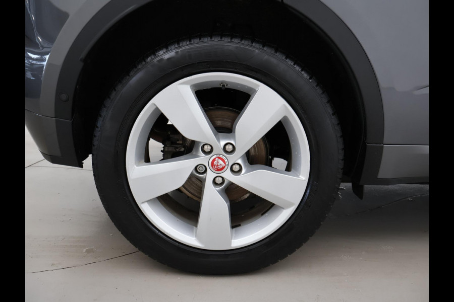 Jaguar E-Pace 2.0 TURBO P250 AWD R-DYNAMIC SE + PANORAMA / LEDER / CAMERA