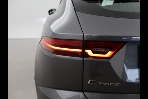 Jaguar E-Pace 2.0 TURBO P250 AWD R-DYNAMIC SE + PANORAMA / LEDER / CAMERA