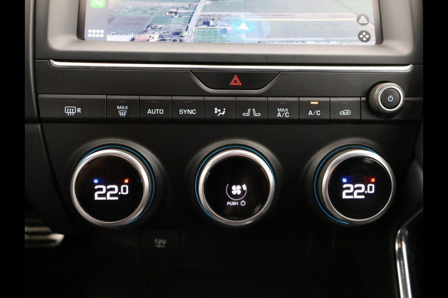 Jaguar E-Pace 2.0 TURBO P250 AWD R-DYNAMIC SE + PANORAMA / LEDER / CAMERA