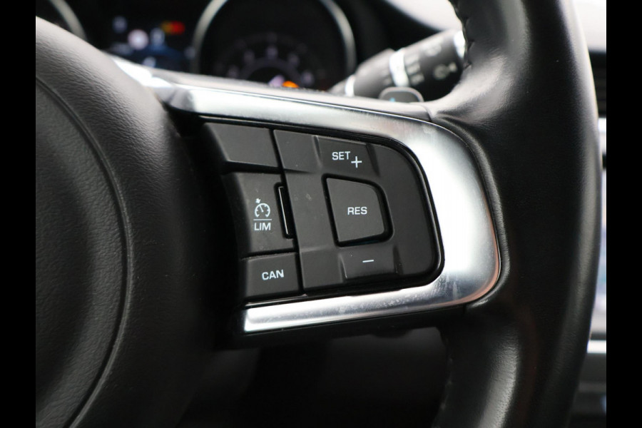 Jaguar E-Pace 2.0 TURBO P250 AWD R-DYNAMIC SE + PANORAMA / LEDER / CAMERA