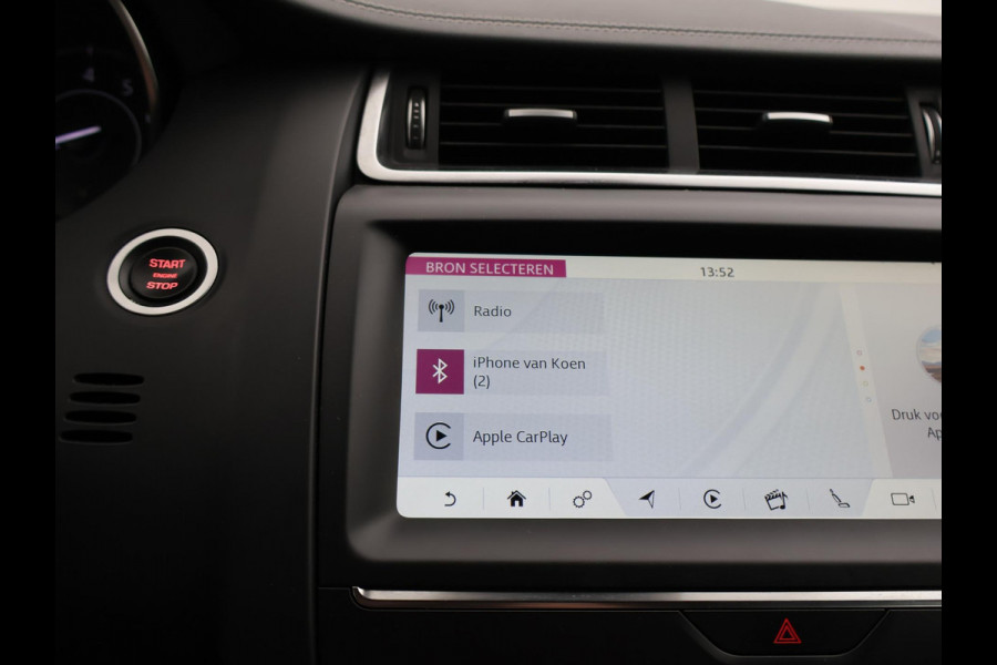 Jaguar E-Pace 2.0 TURBO P250 AWD R-DYNAMIC SE + PANORAMA / LEDER / CAMERA